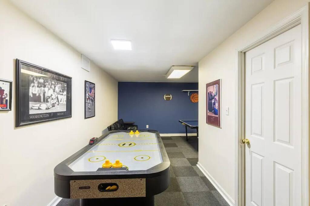 Lrge 5 Bedroom 9 Beds Near Dc-Pool, Hot Tub, Gym, Game Rm, Fire Pit Bowie Exterior photo